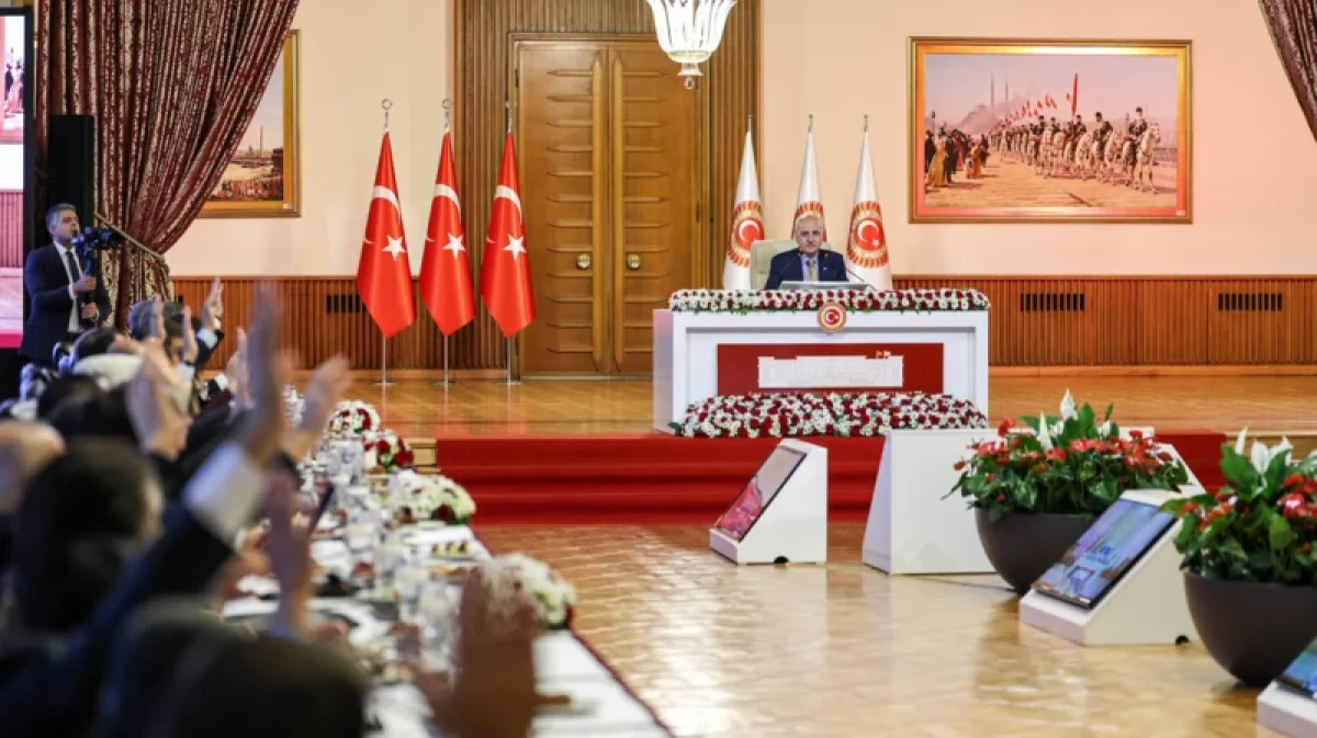 Raporê Komîsyonê Meclîsî ame qebulkerdene