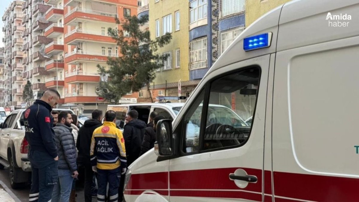 Amed de karekerêk fabrîqaya pemeyî de kewt waro û merd