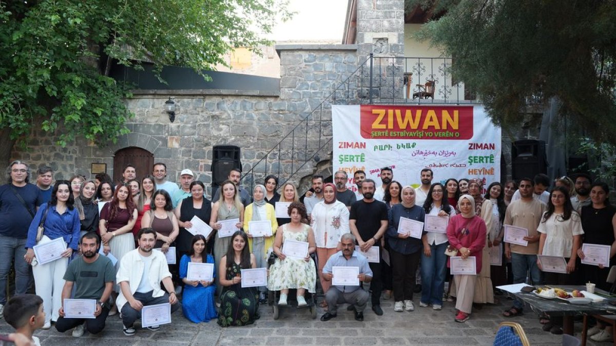 Derçûyên kursên zimanî ‘çîrokên xwe ji hevdu re dibêjin’