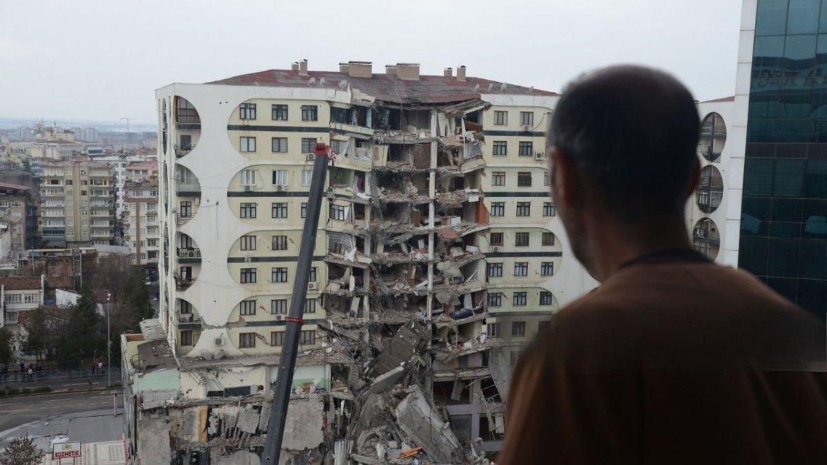 Erdhêja 6ê Sibatê û Amed